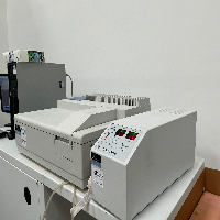 Perkin Elmer Lambda25 UV/vis spectrometer with peltier cell holder image 1